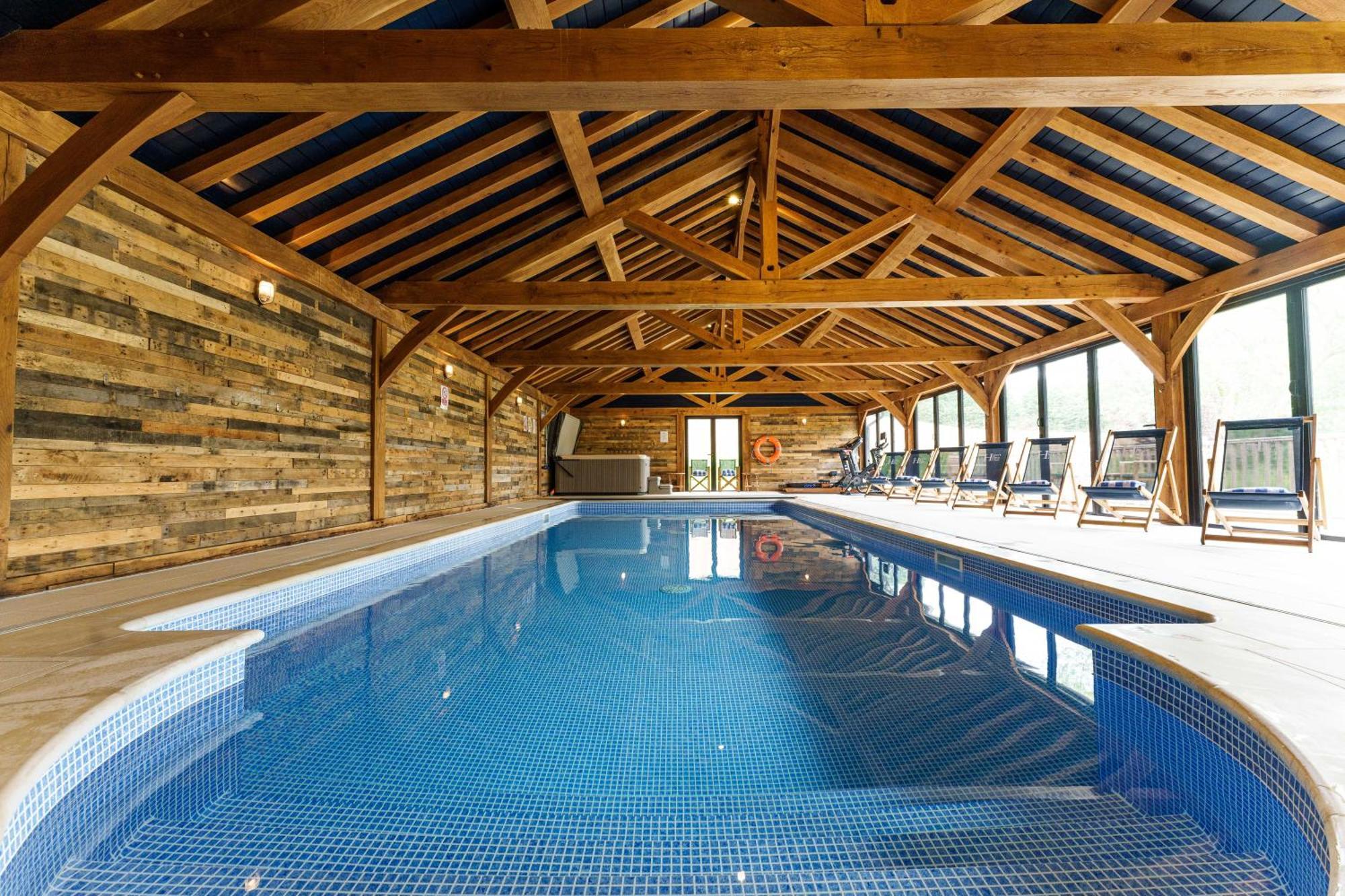 Vineyard Oast Sleeps 25 Villa Wavehorne Exterior photo